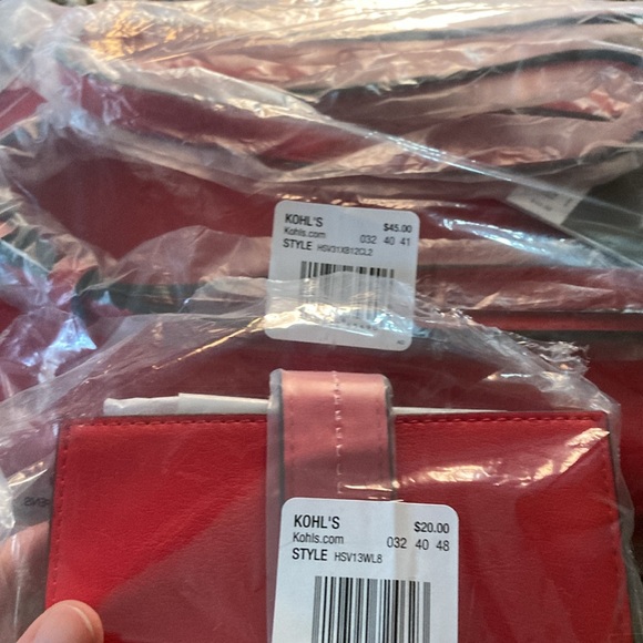 Simply Vera Wang Beautiful Red crossbody and matching wallet NWT - Picture 16 of 16